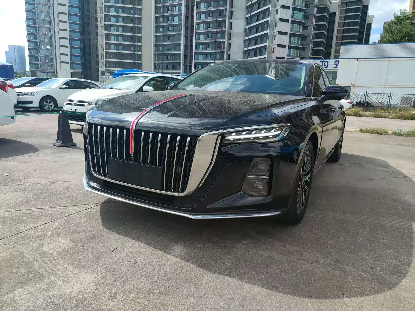 Hongqi H5