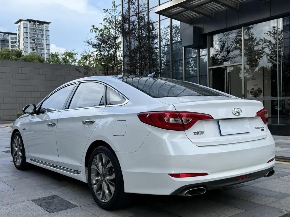 Hyundai sonata nine