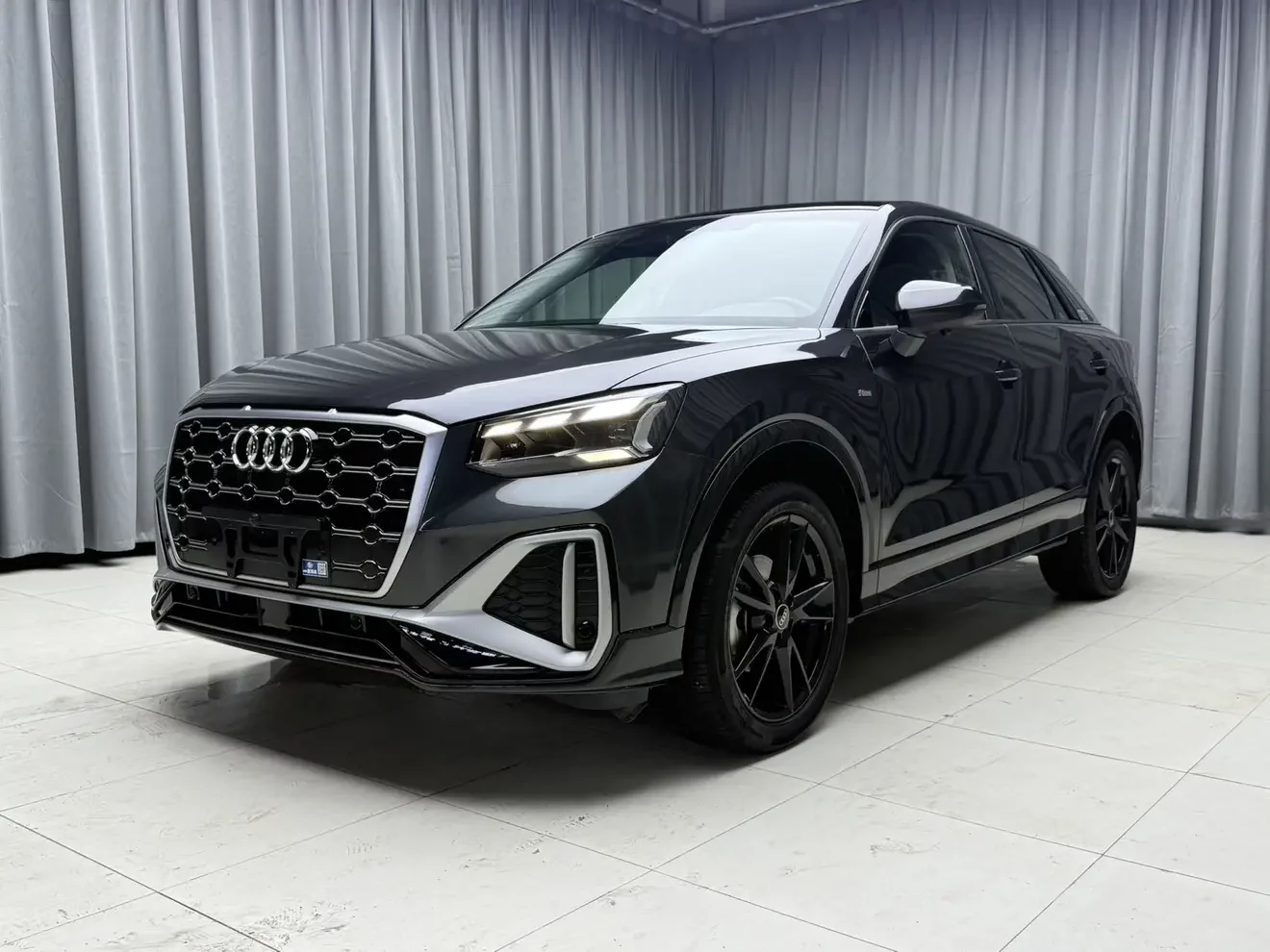 Audi Q2L