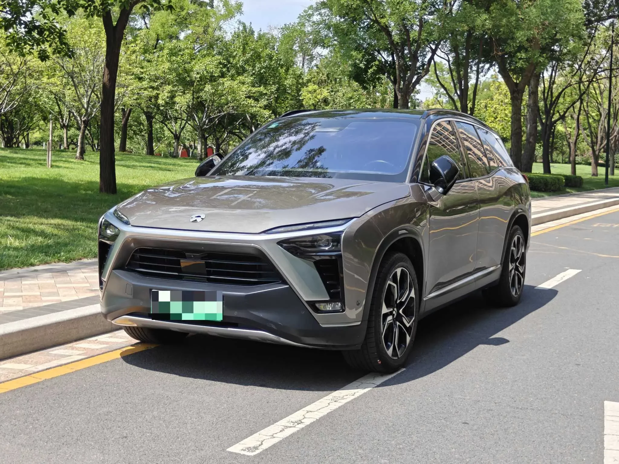NIO ES8 2021