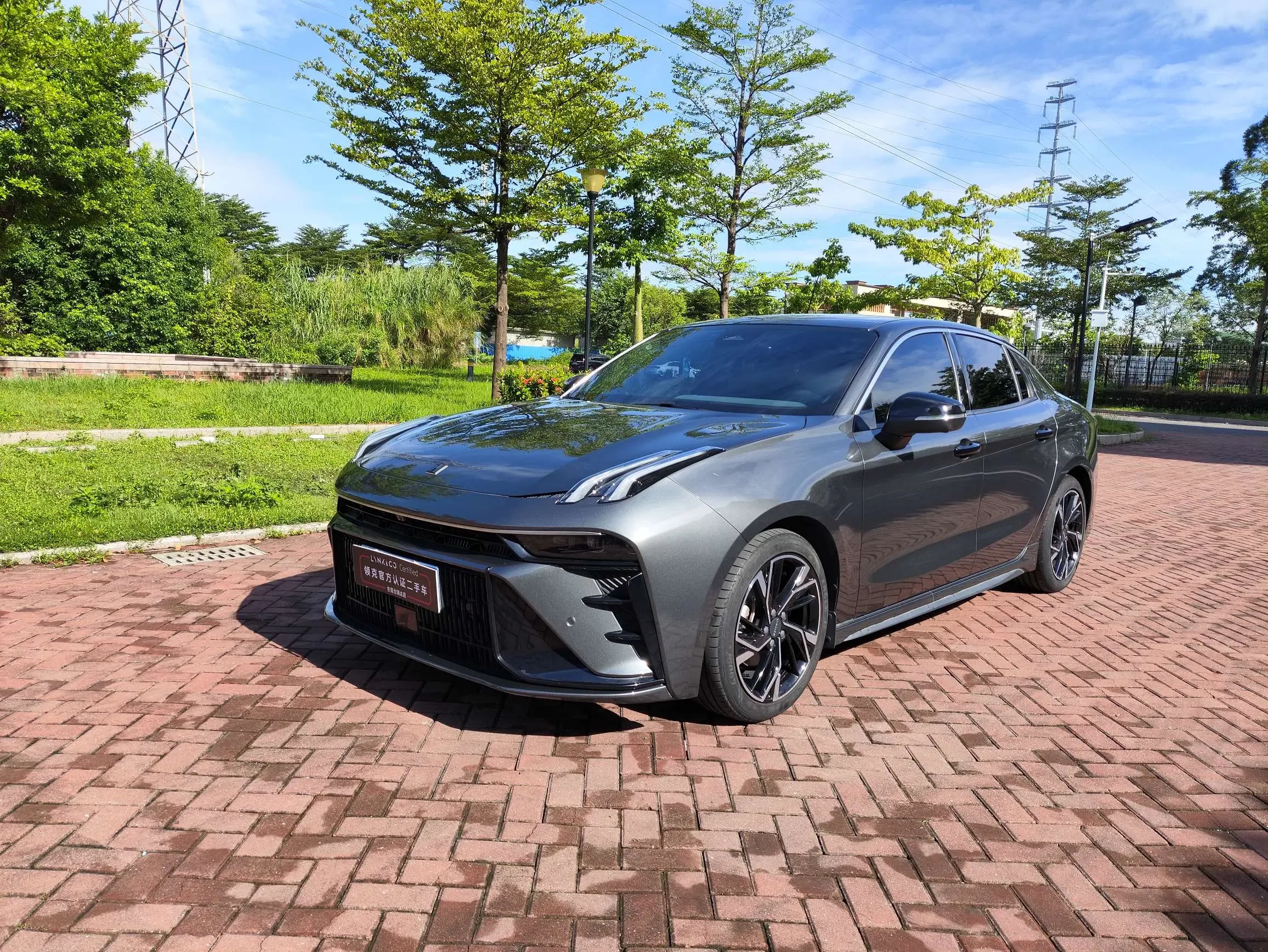 Lynk & Co 03