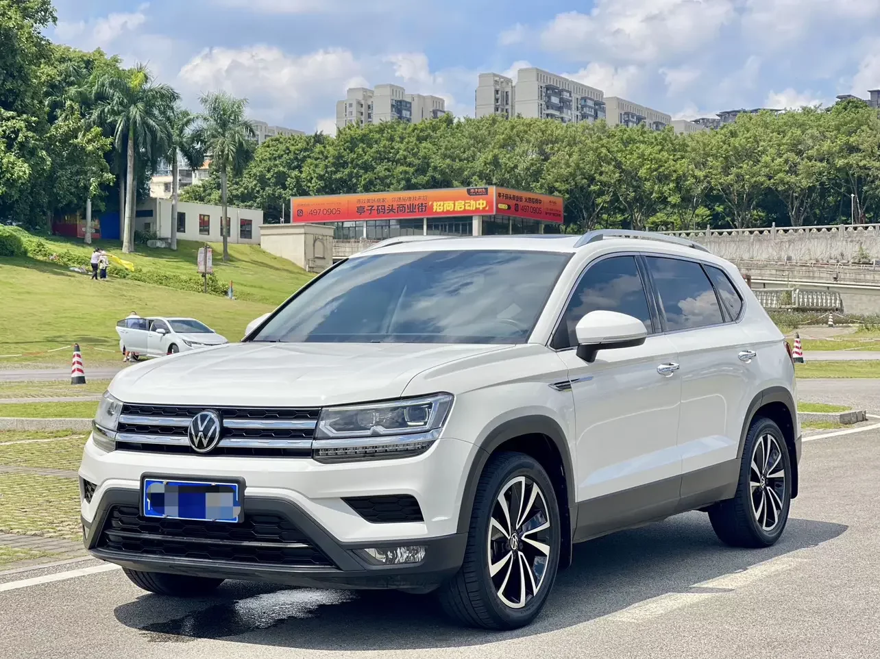 Volkswagen Tharu