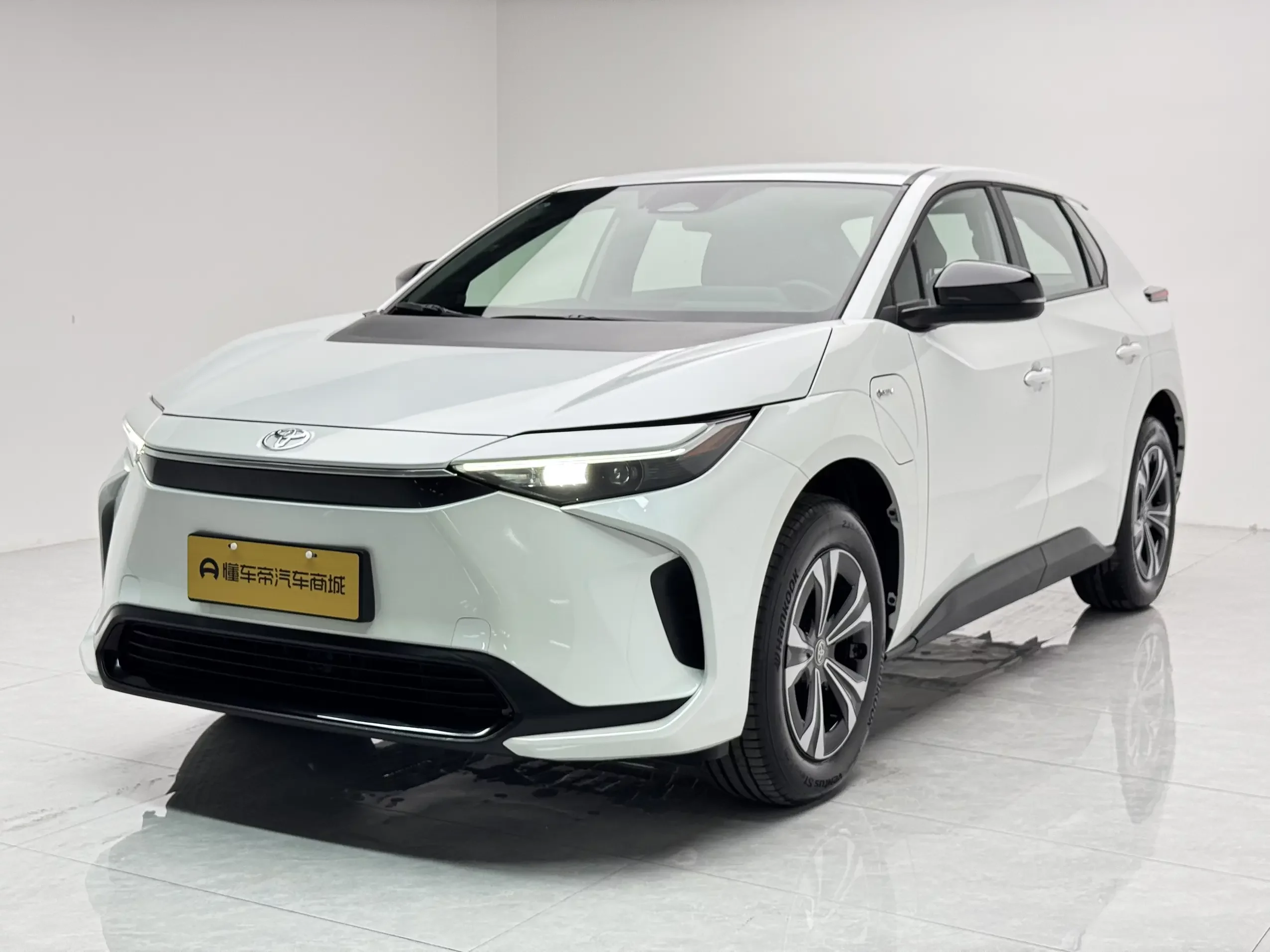 Toyota Bozhi 4X  из Китая
