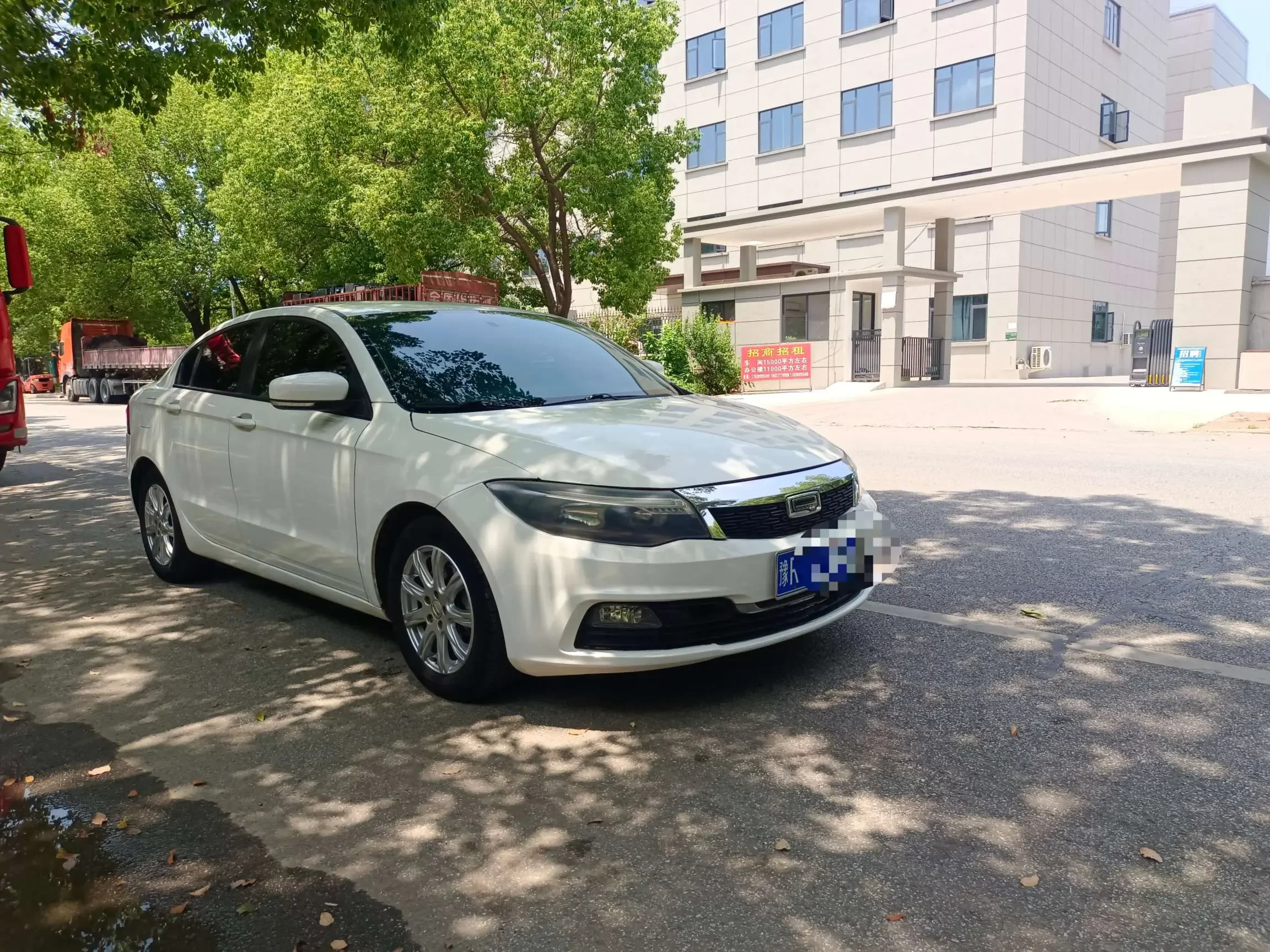 Qoros 3  из Китая