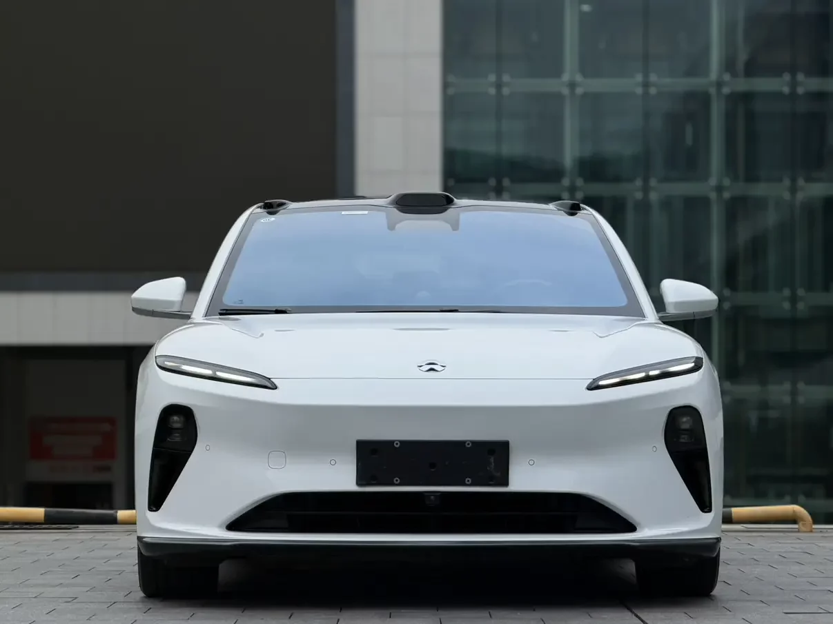 NIO ET5