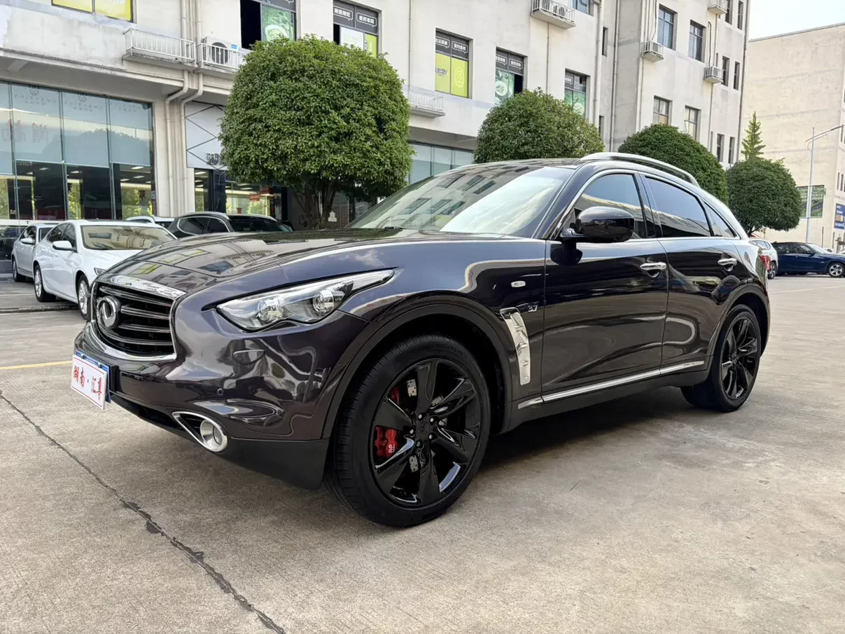Infiniti QX70