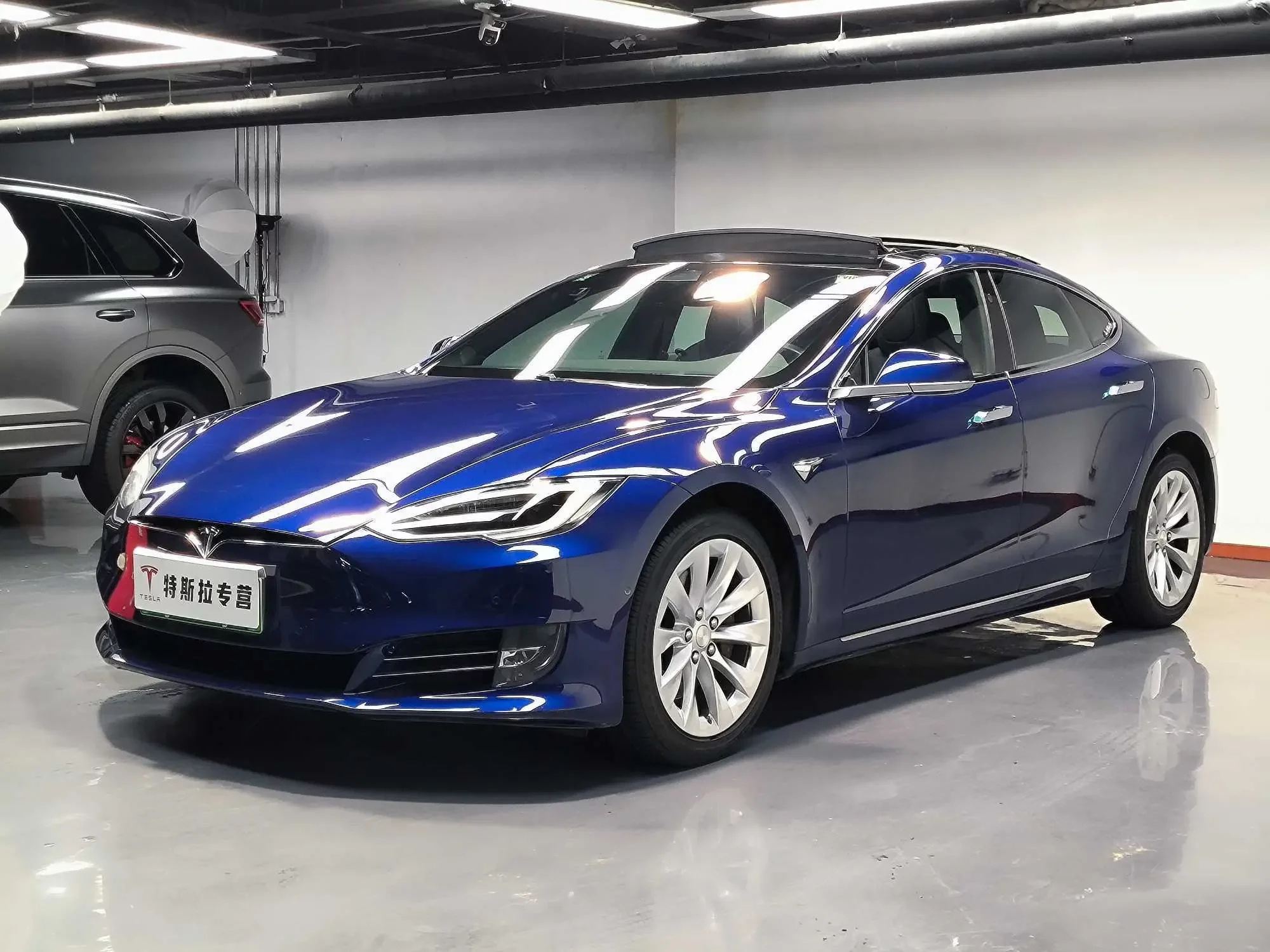 Tesla Model S 2019