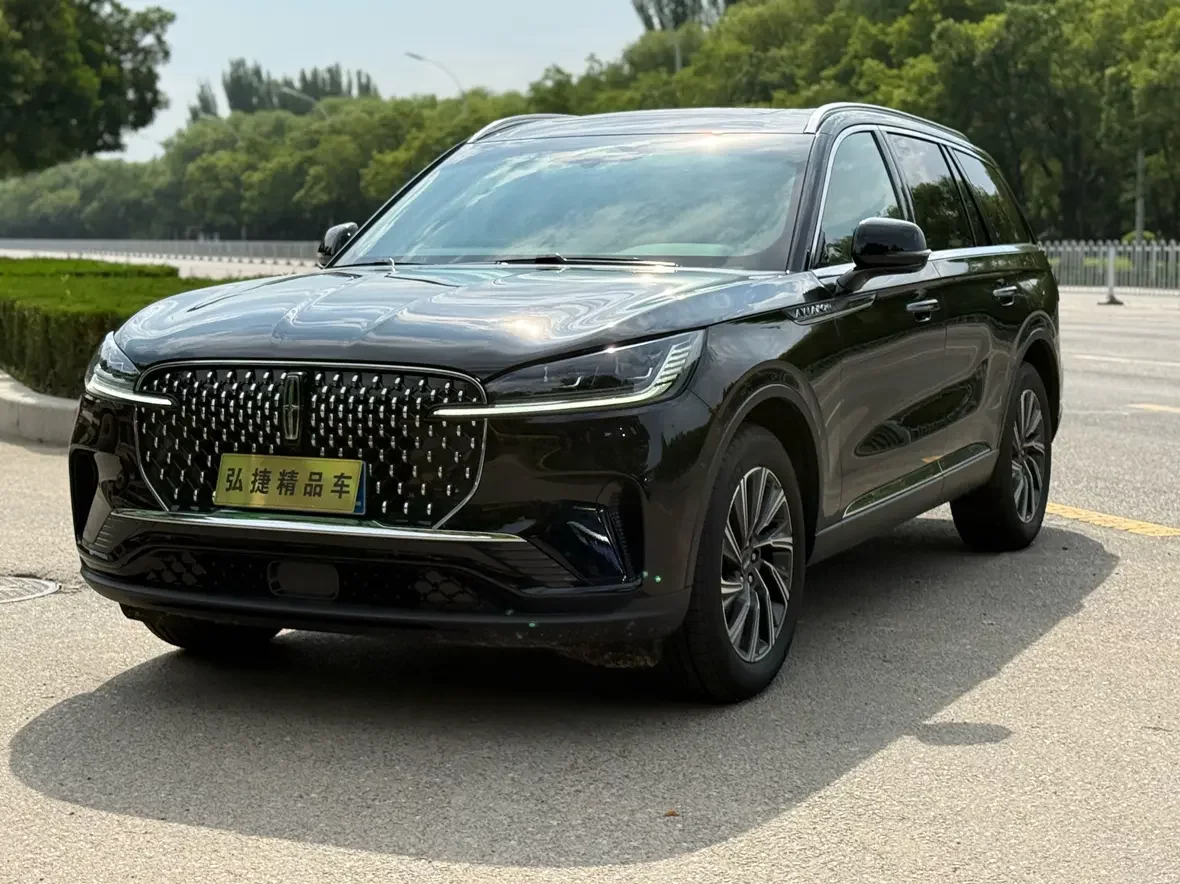 Lincoln aviator
