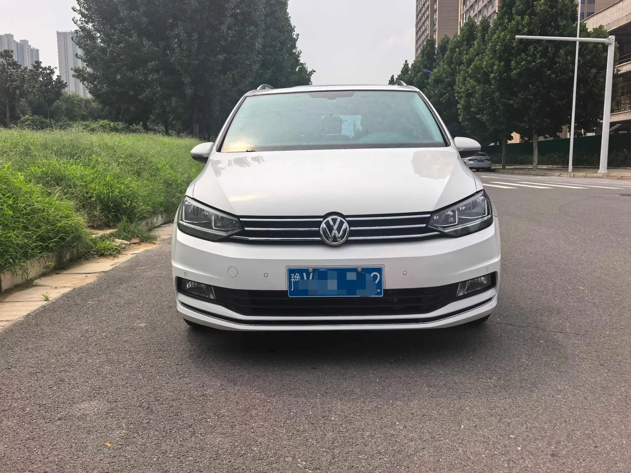 Volkswagen Touran L  из Китая