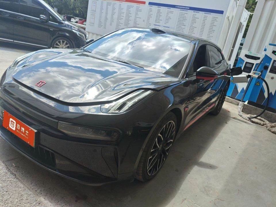 ZEEKR 001