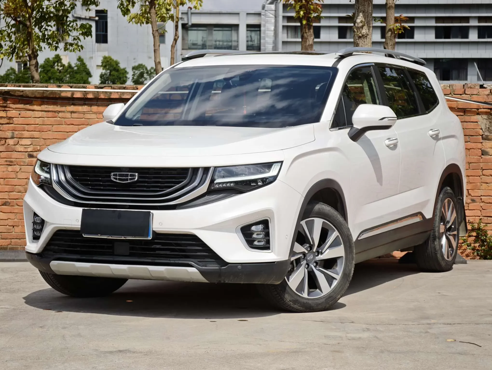 Geely Okavango 2021