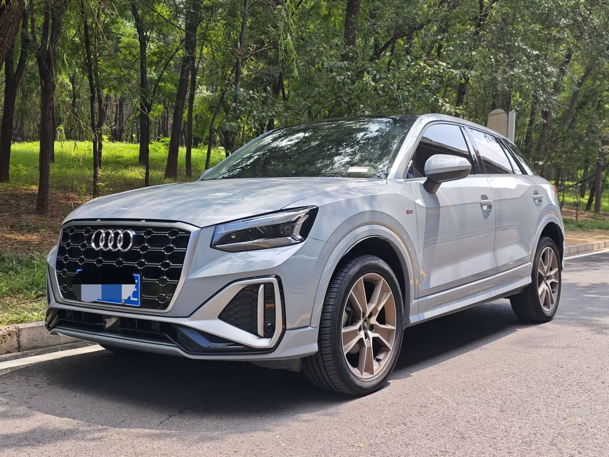 Audi Q2L