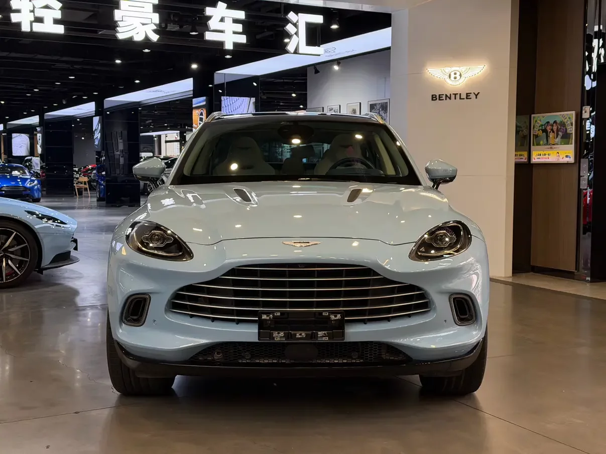 Aston Martin DBX  из Китая