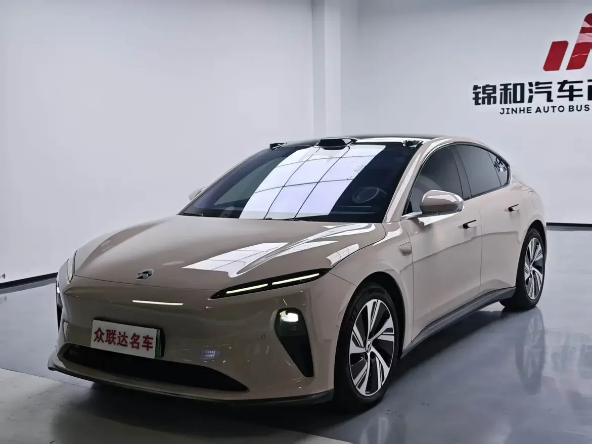 NIO ET5