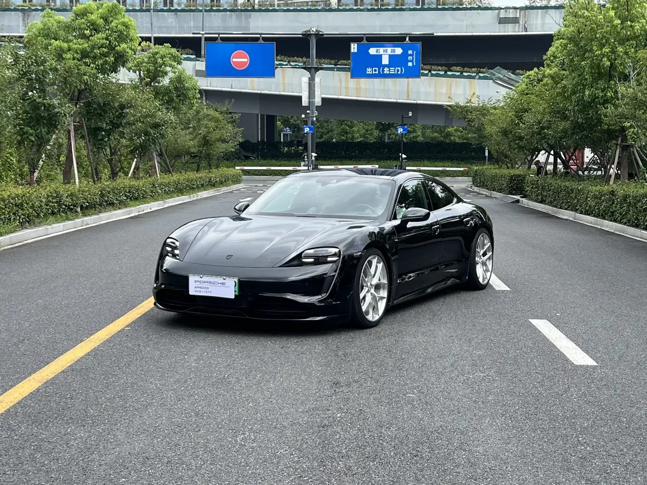 Porsche Taycan 2023