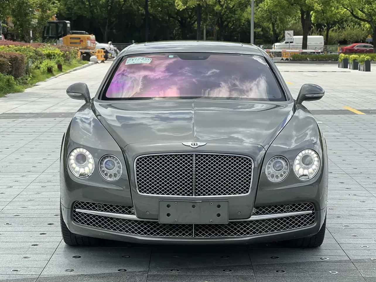 Bentley galloping  из Китая