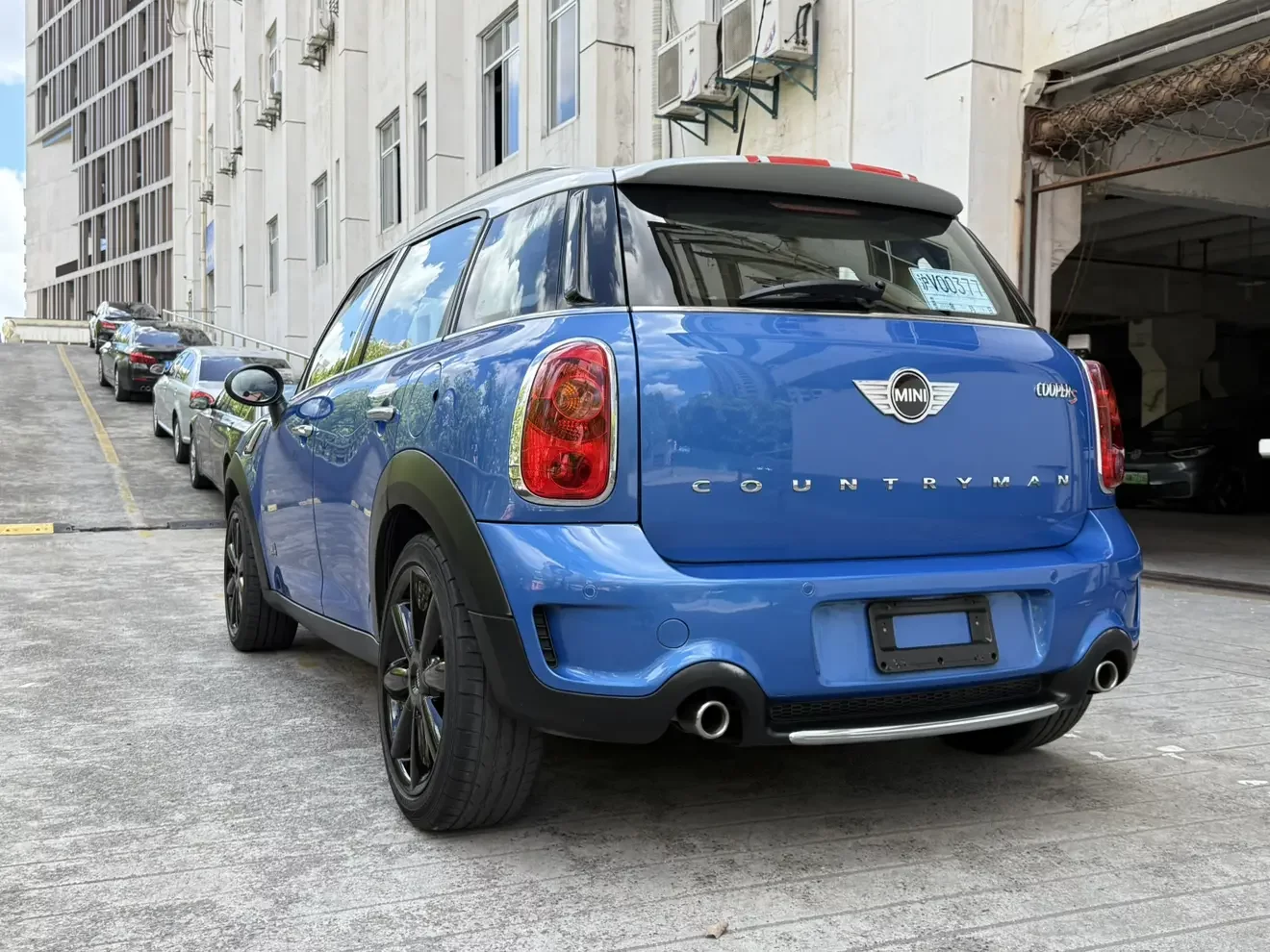 MINI COUNTRYMAN