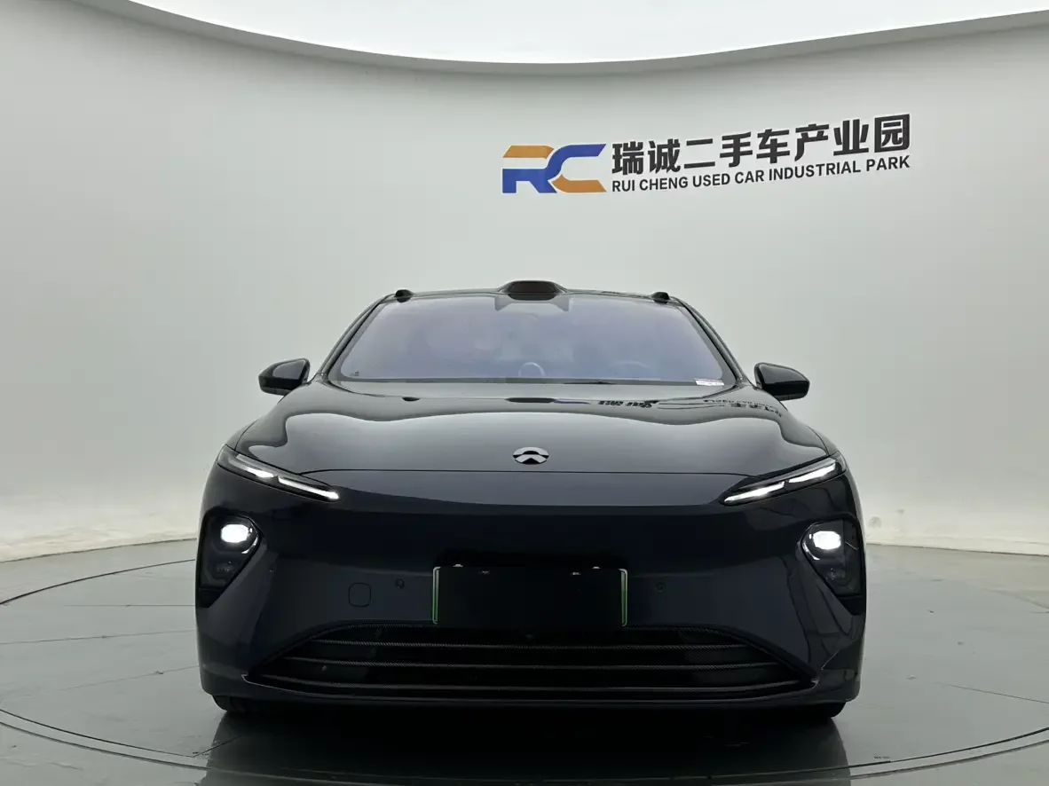 NIO ET7