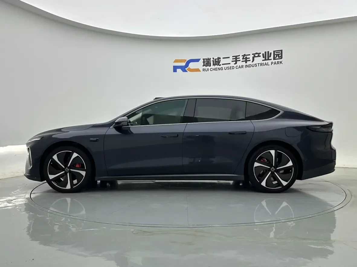NIO ET7