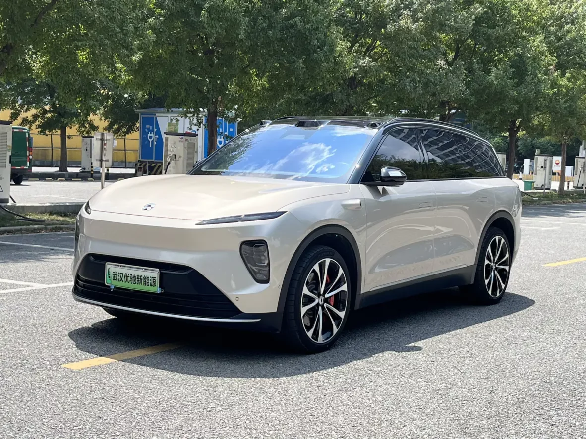 NIO ES8