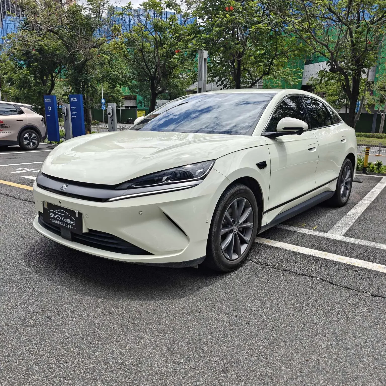 BYD Qin L EV 2025