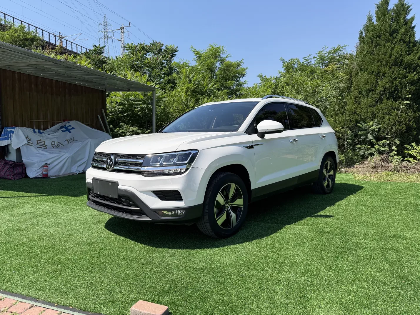 Volkswagen Tharu