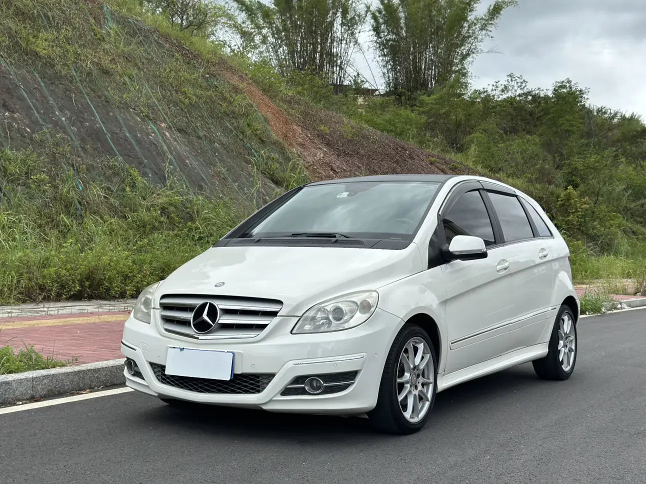 Mercedes-Benz B Class