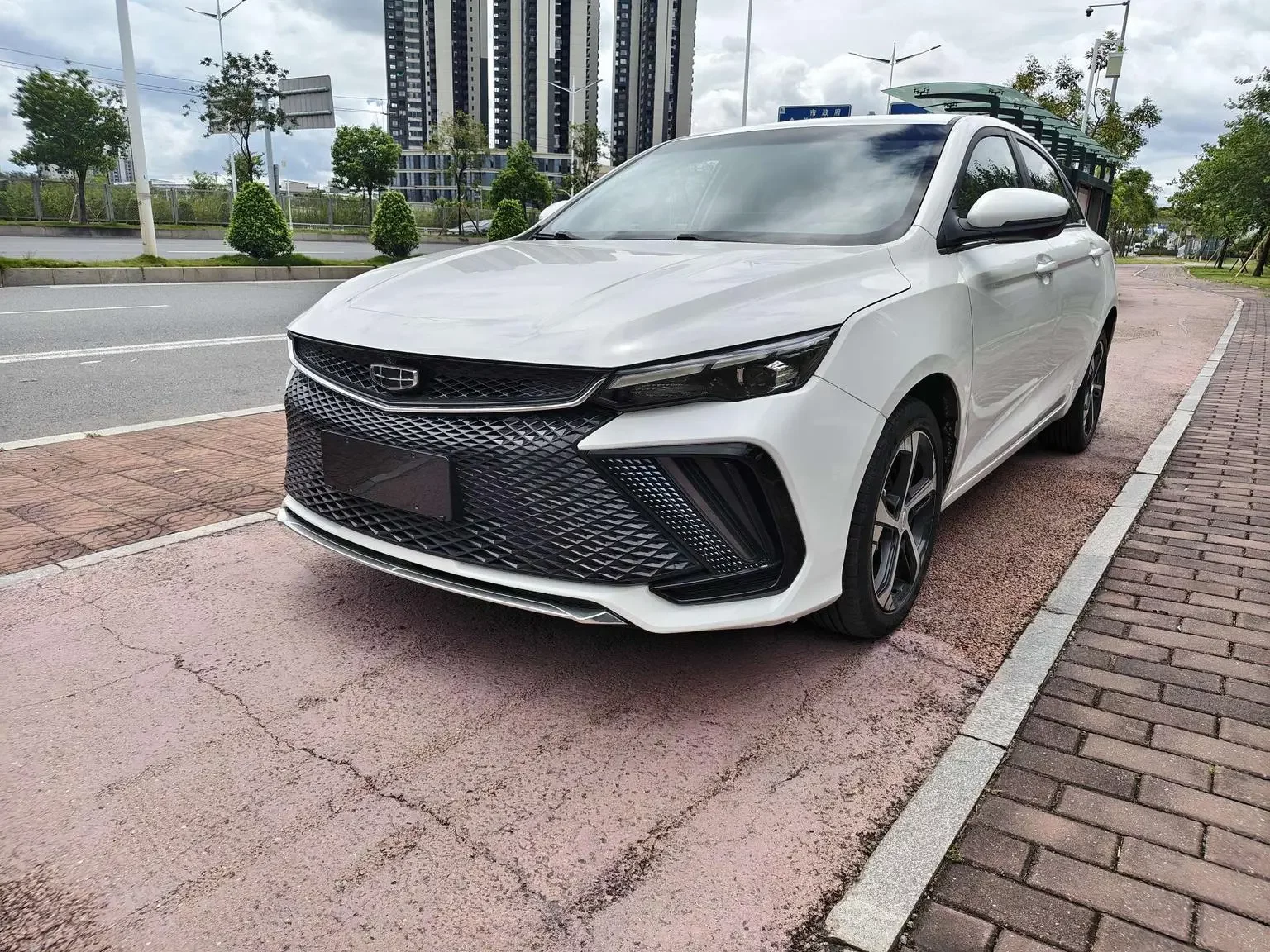 Geely Emgrand L 2022