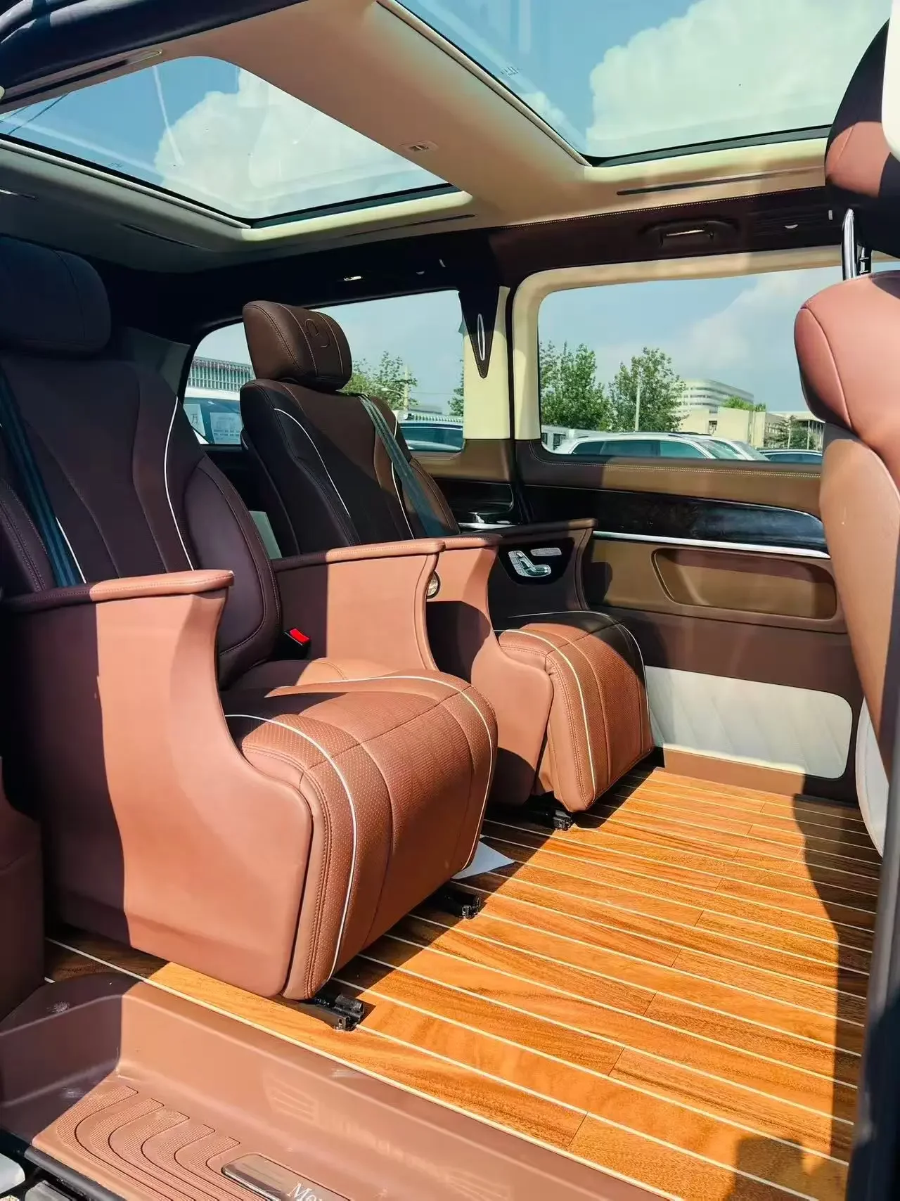 Mercedes-Benz V Class  из Китая