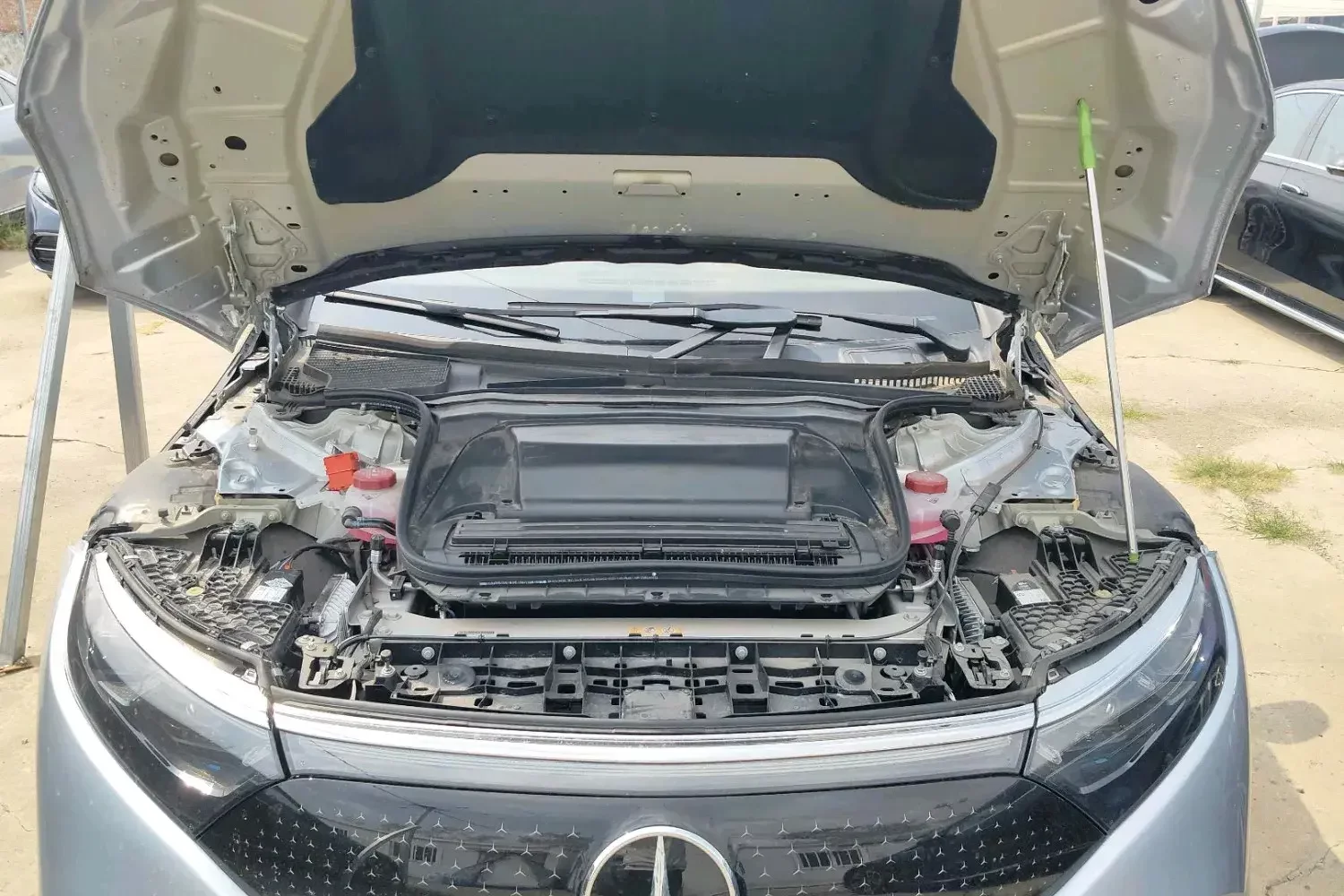 Mercedes-Benz EQS