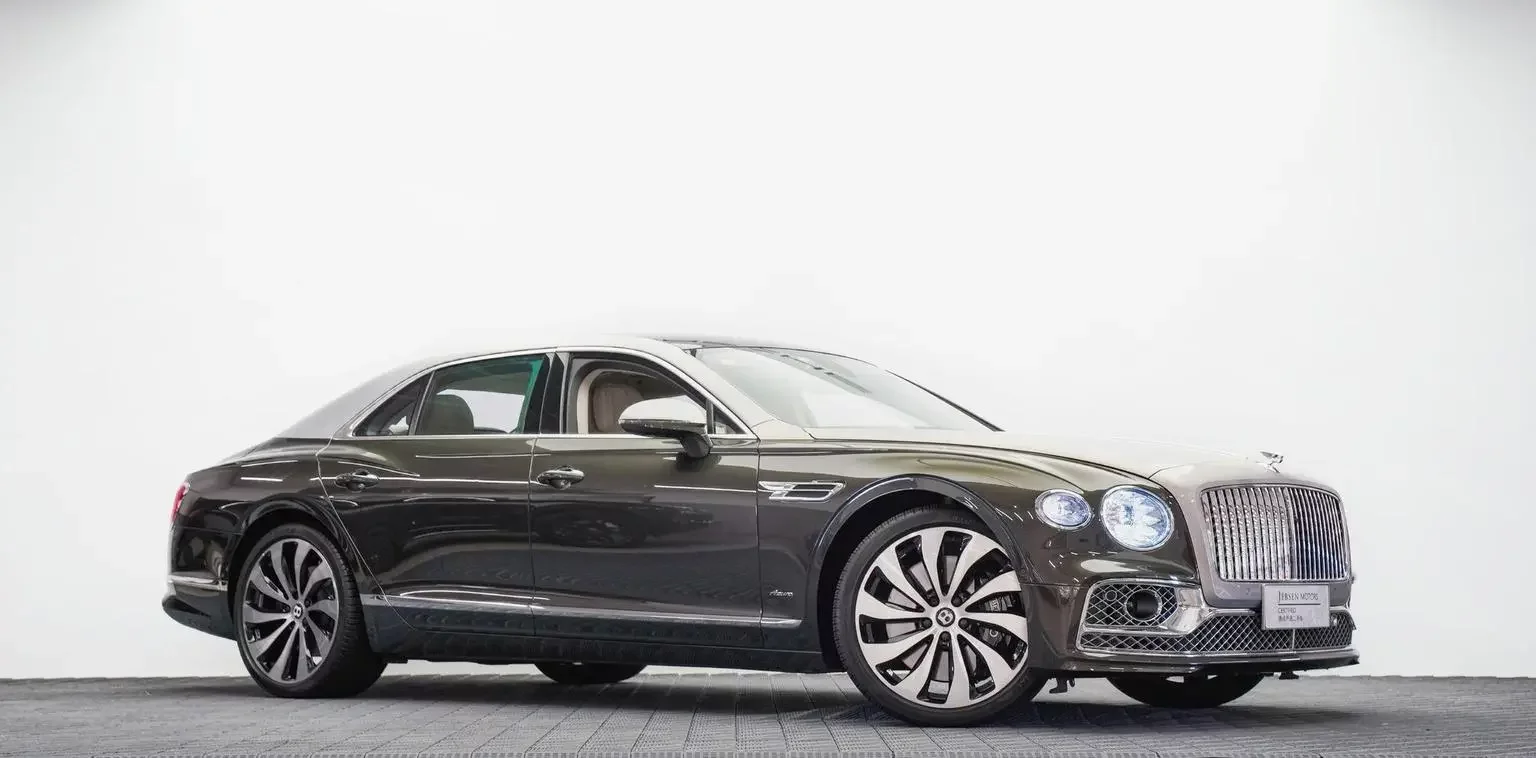 Bentley galloping