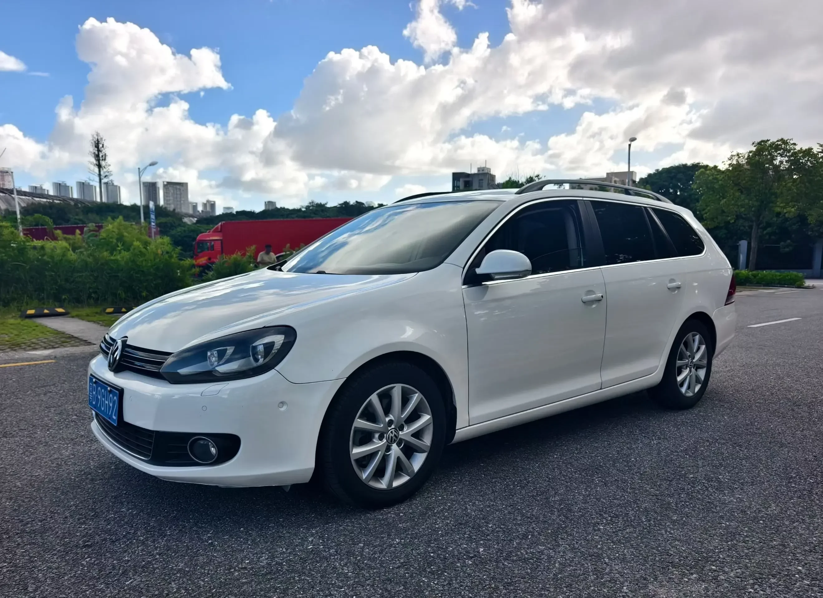 Volkswagen Golf  из Китая