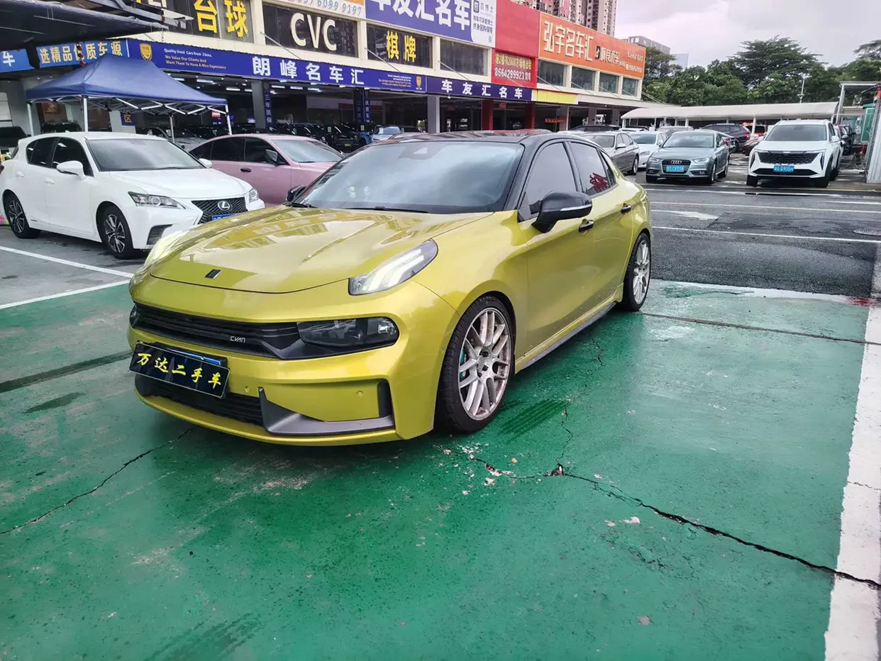 Lynk & Co 03