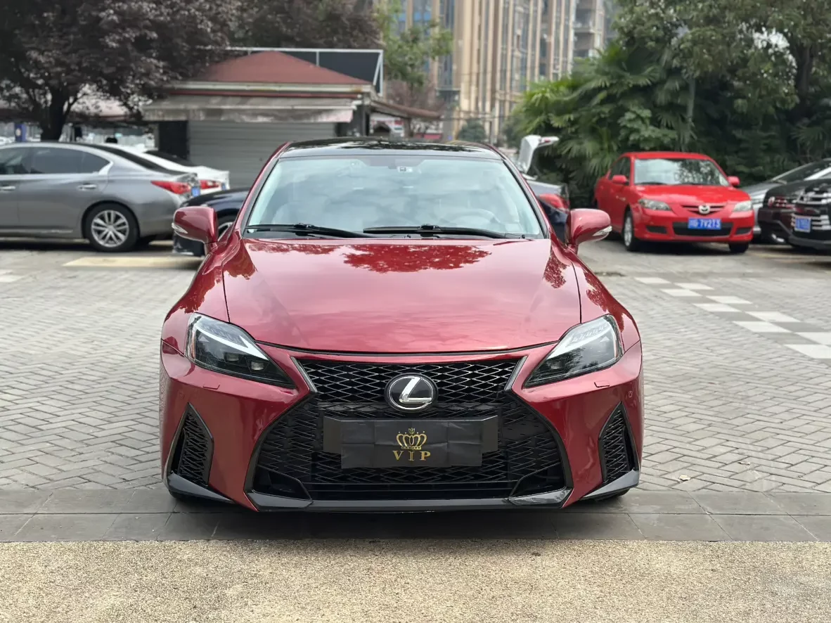 Lexus IS  из Китая