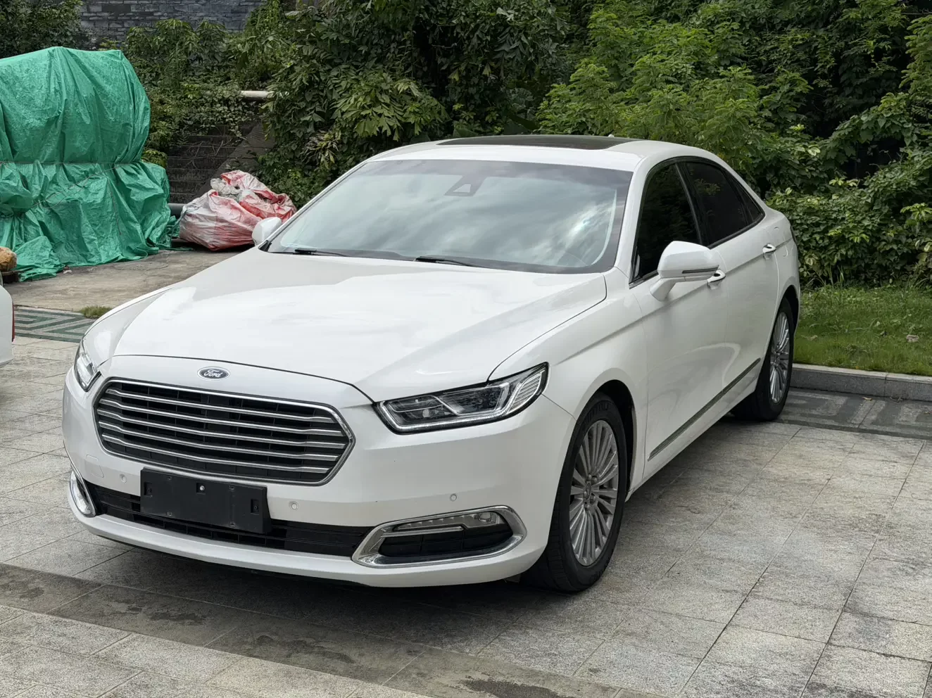 Ford Taurus