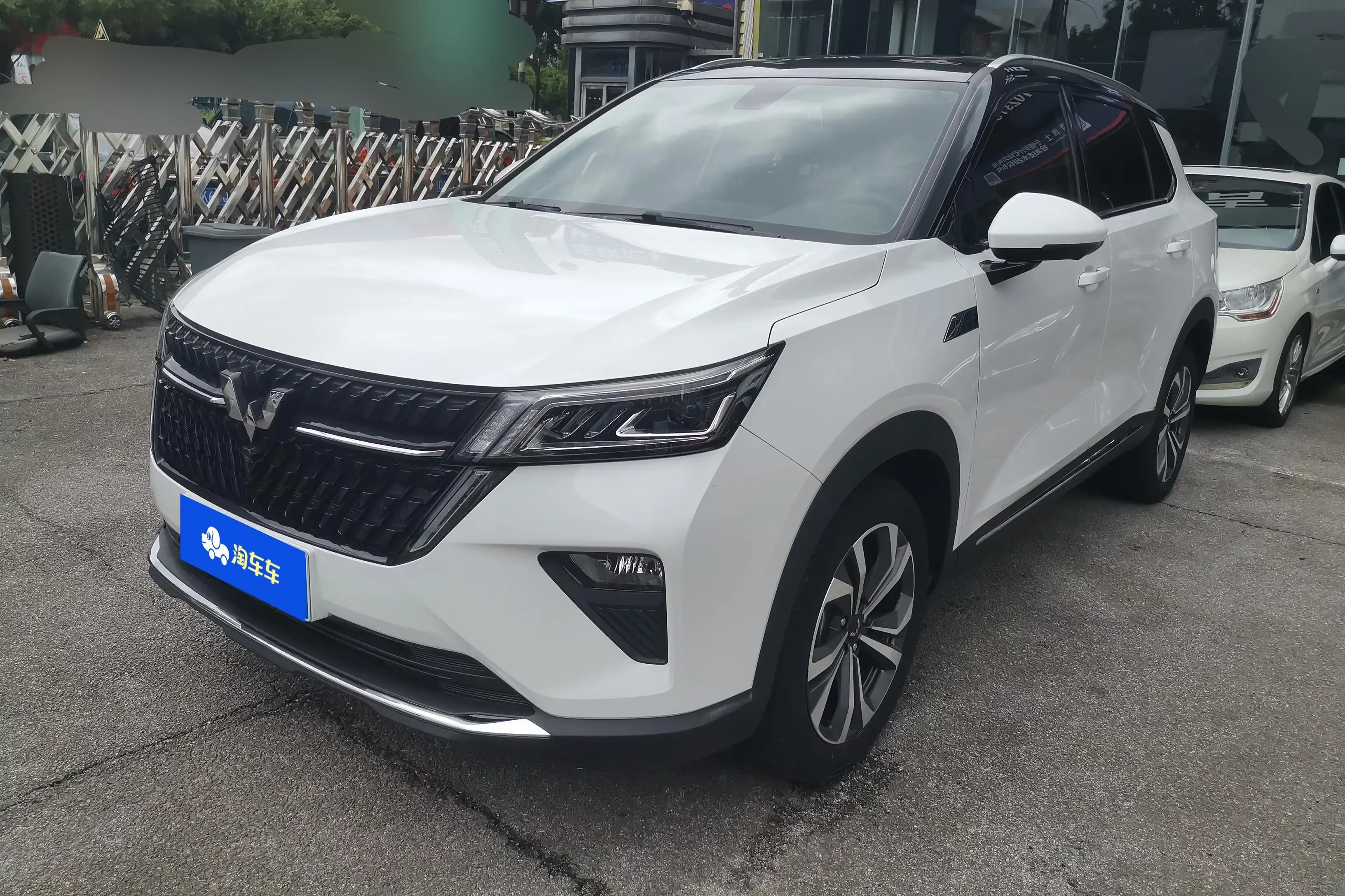 Wuling Asta