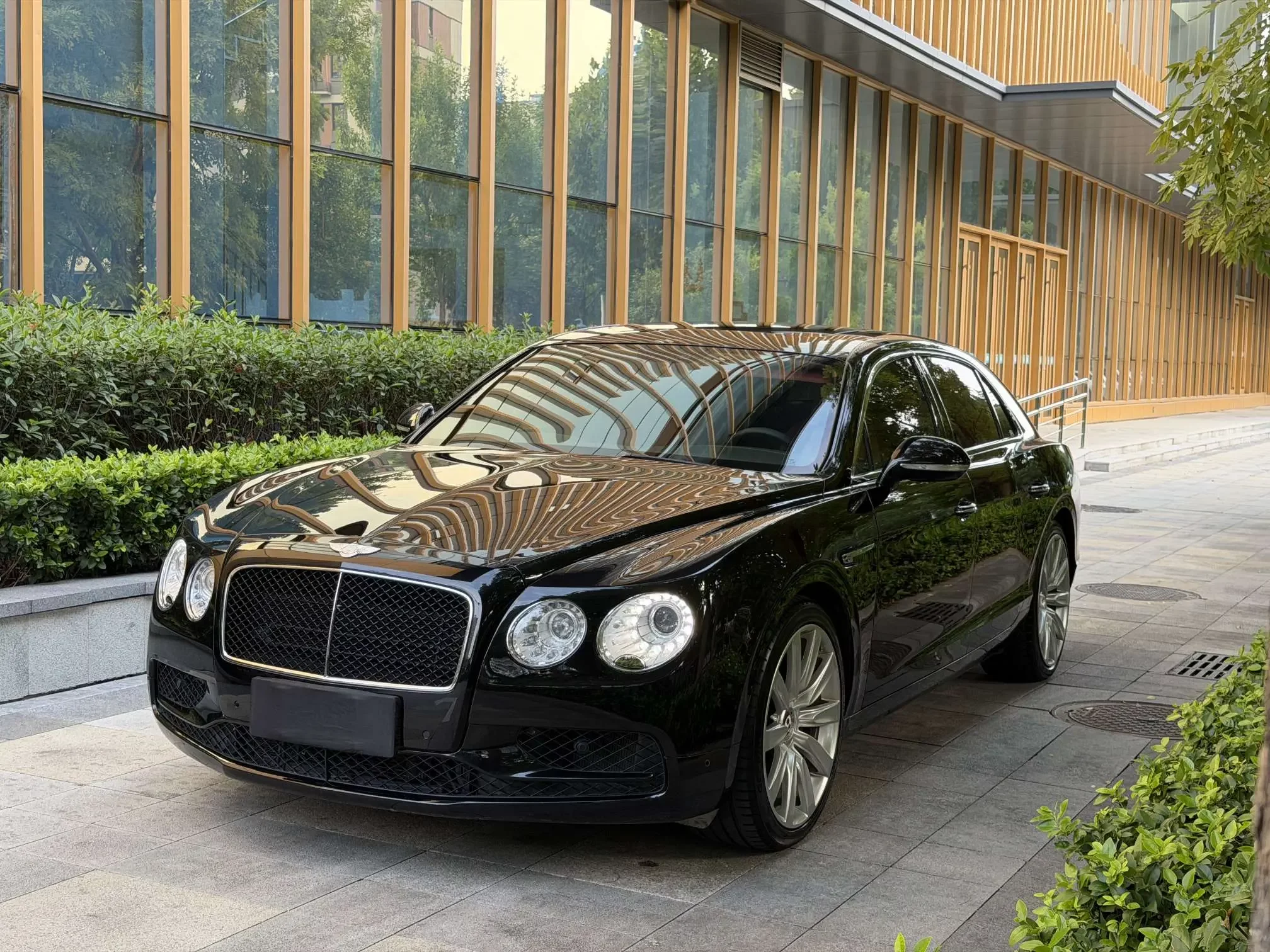 Bentley galloping  из Китая