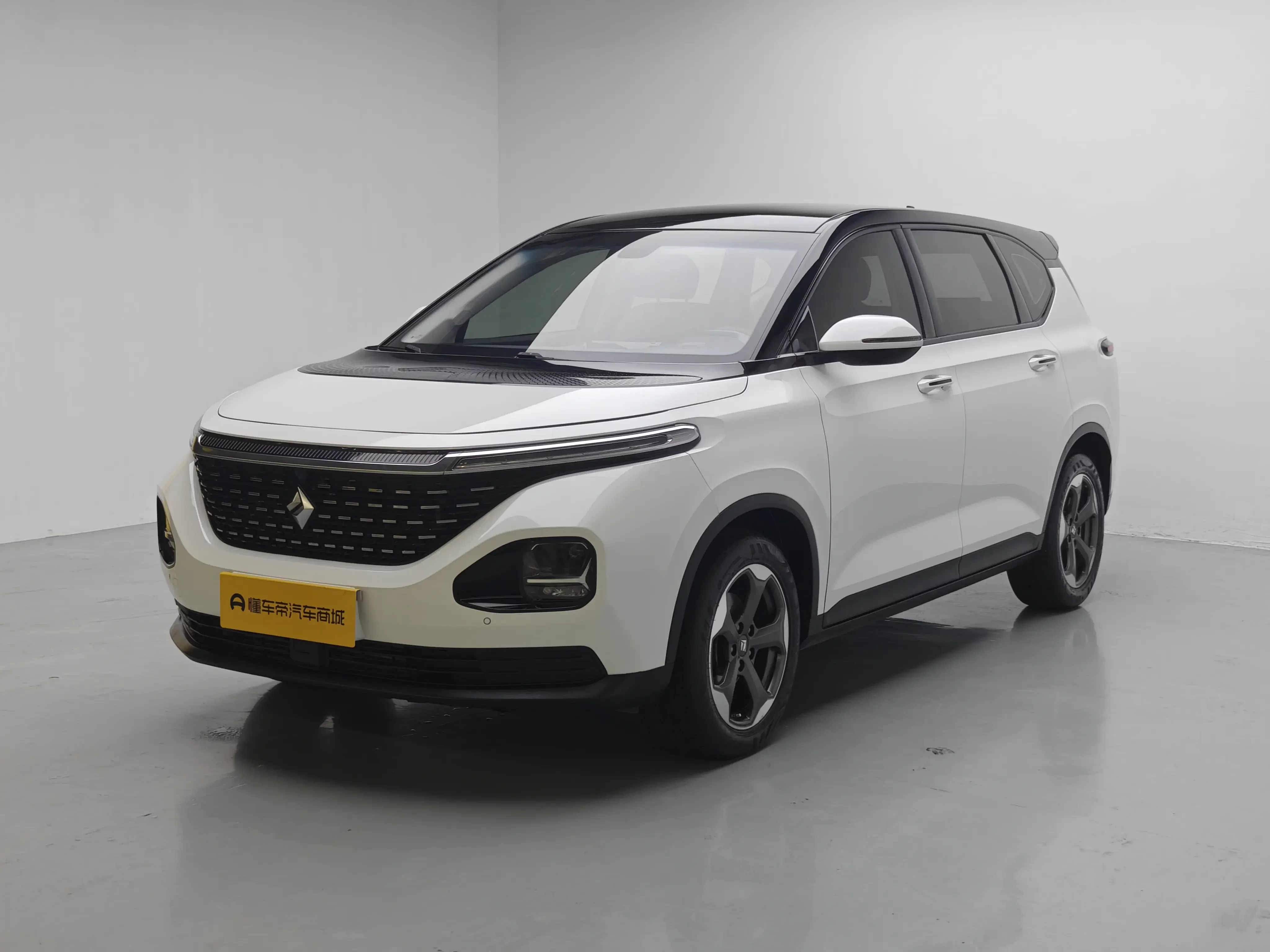 Baojun RM-5  из Китая