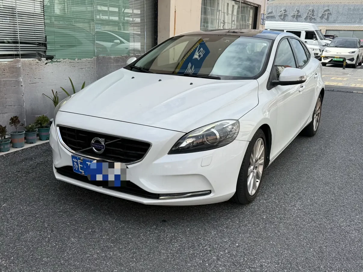 Volvo V40 2014
