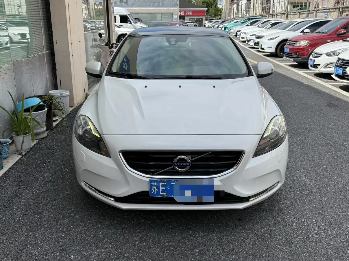 Volvo V40  из Китая