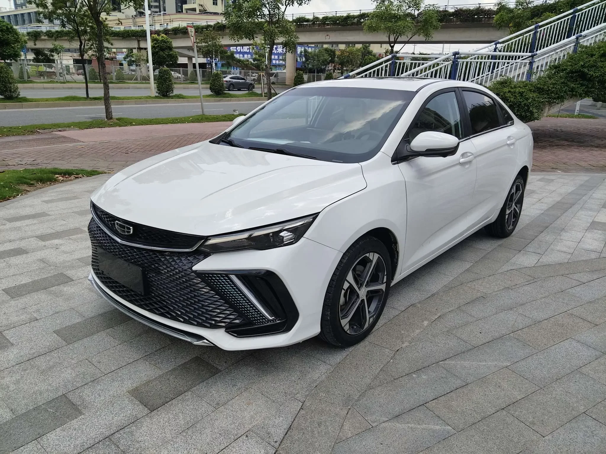 Geely Emgrand L 2022