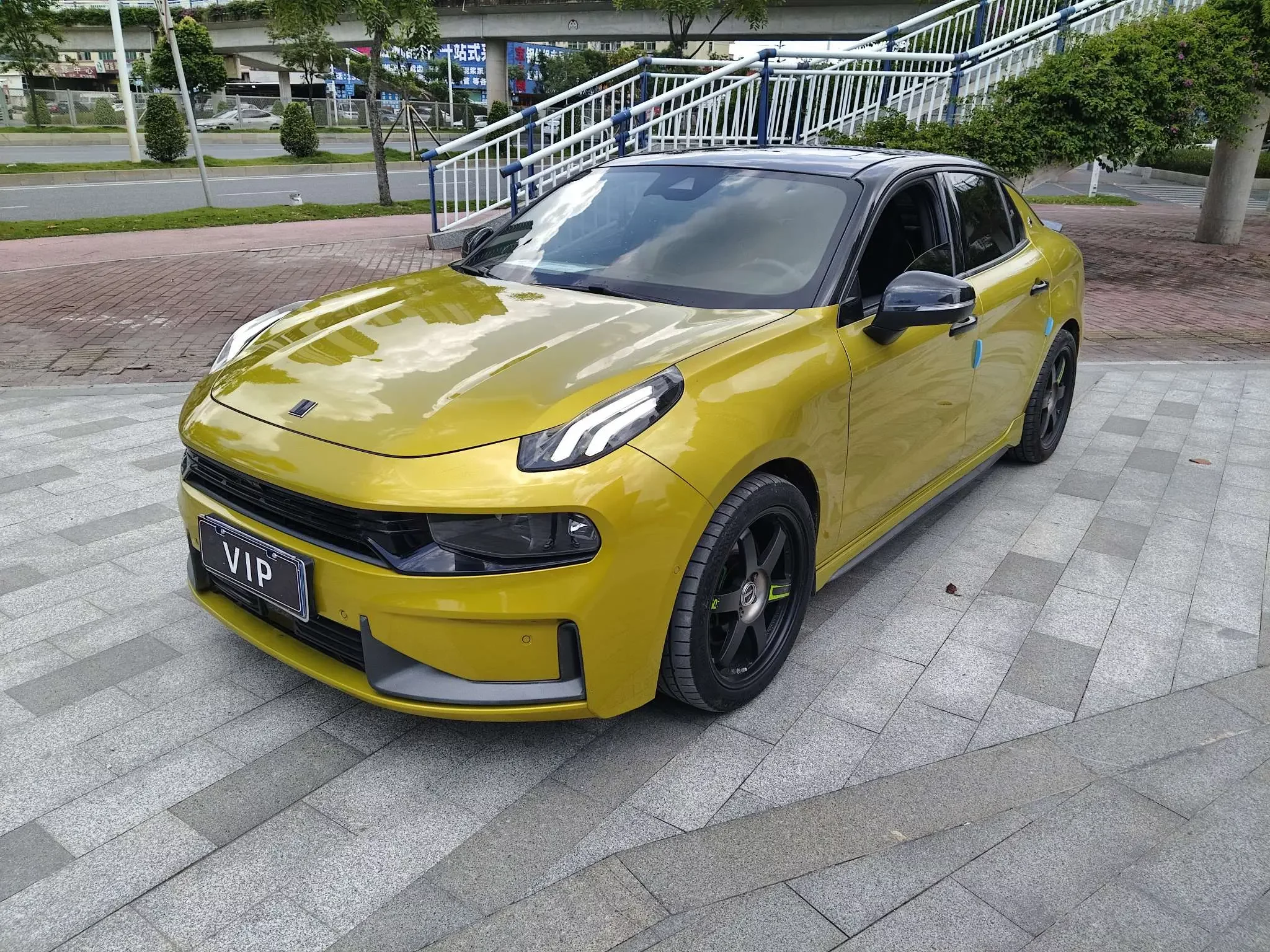 Lynk & Co 03