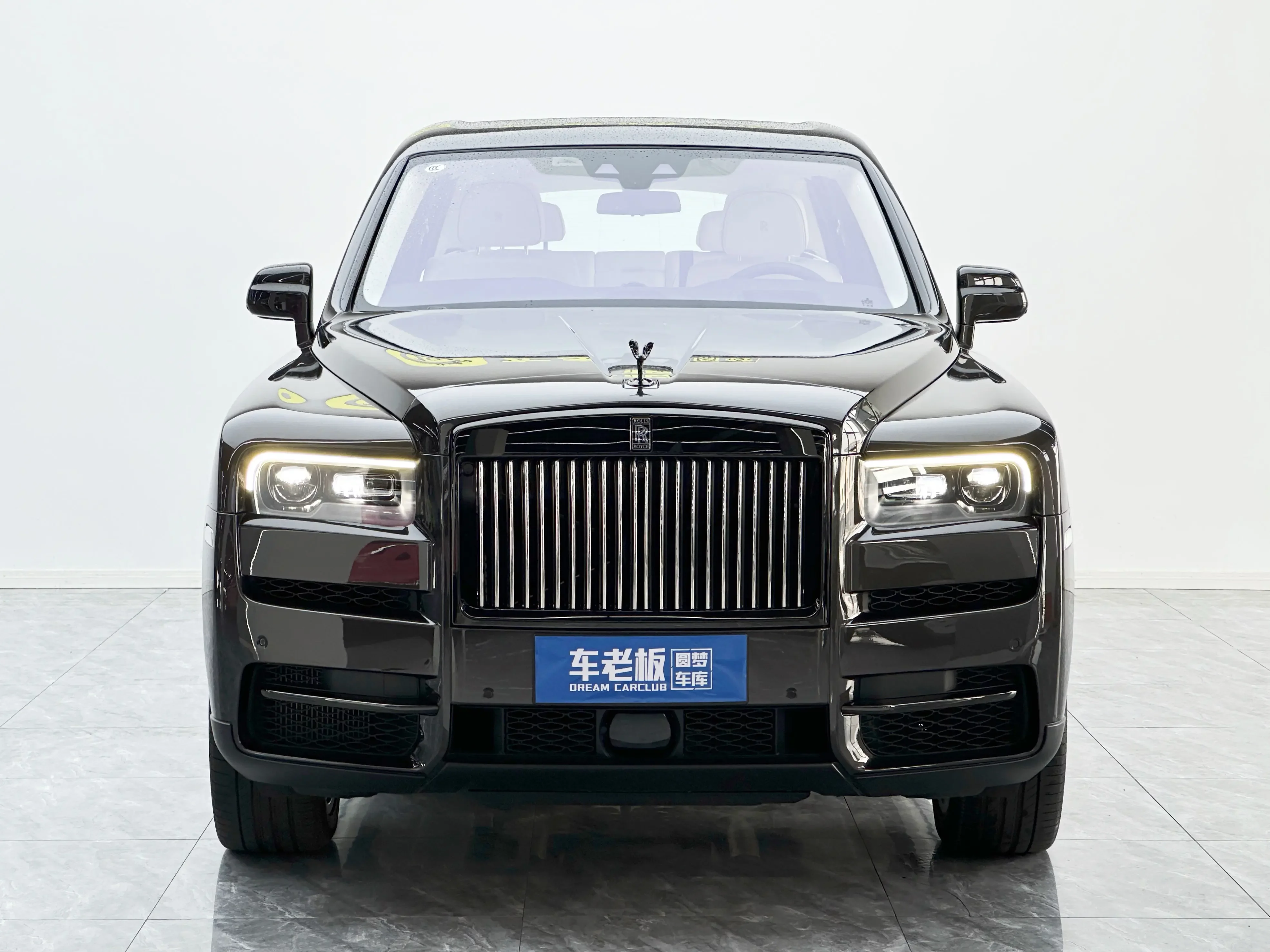 Rolls Royce Cullinan  из Китая