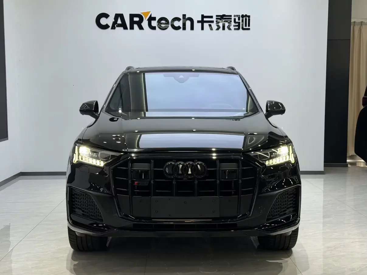 Audi SQ7  из Китая