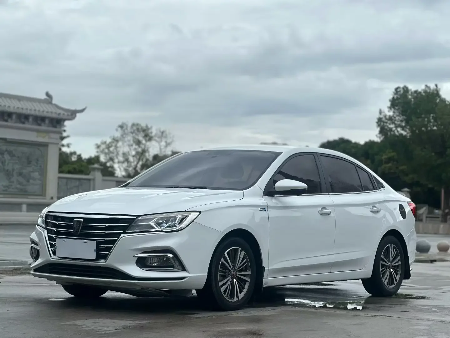 Roewe i5