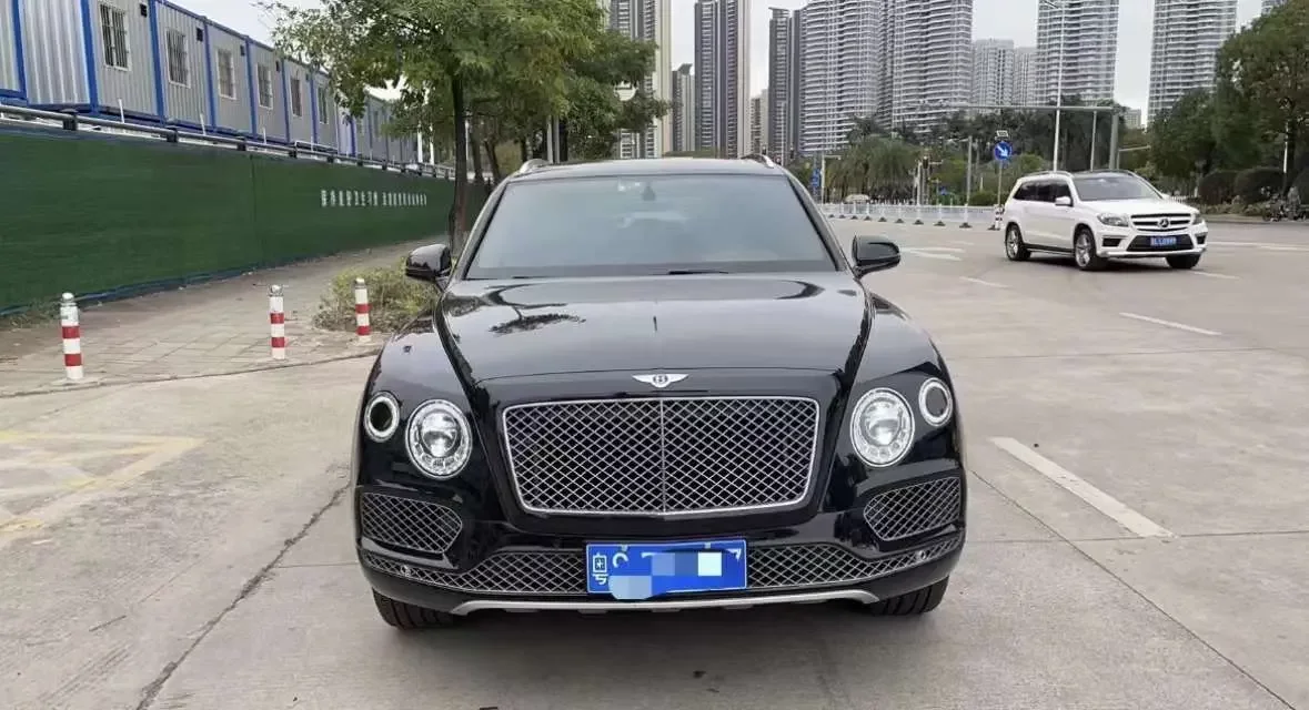 Bentley Bentayga  из Китая