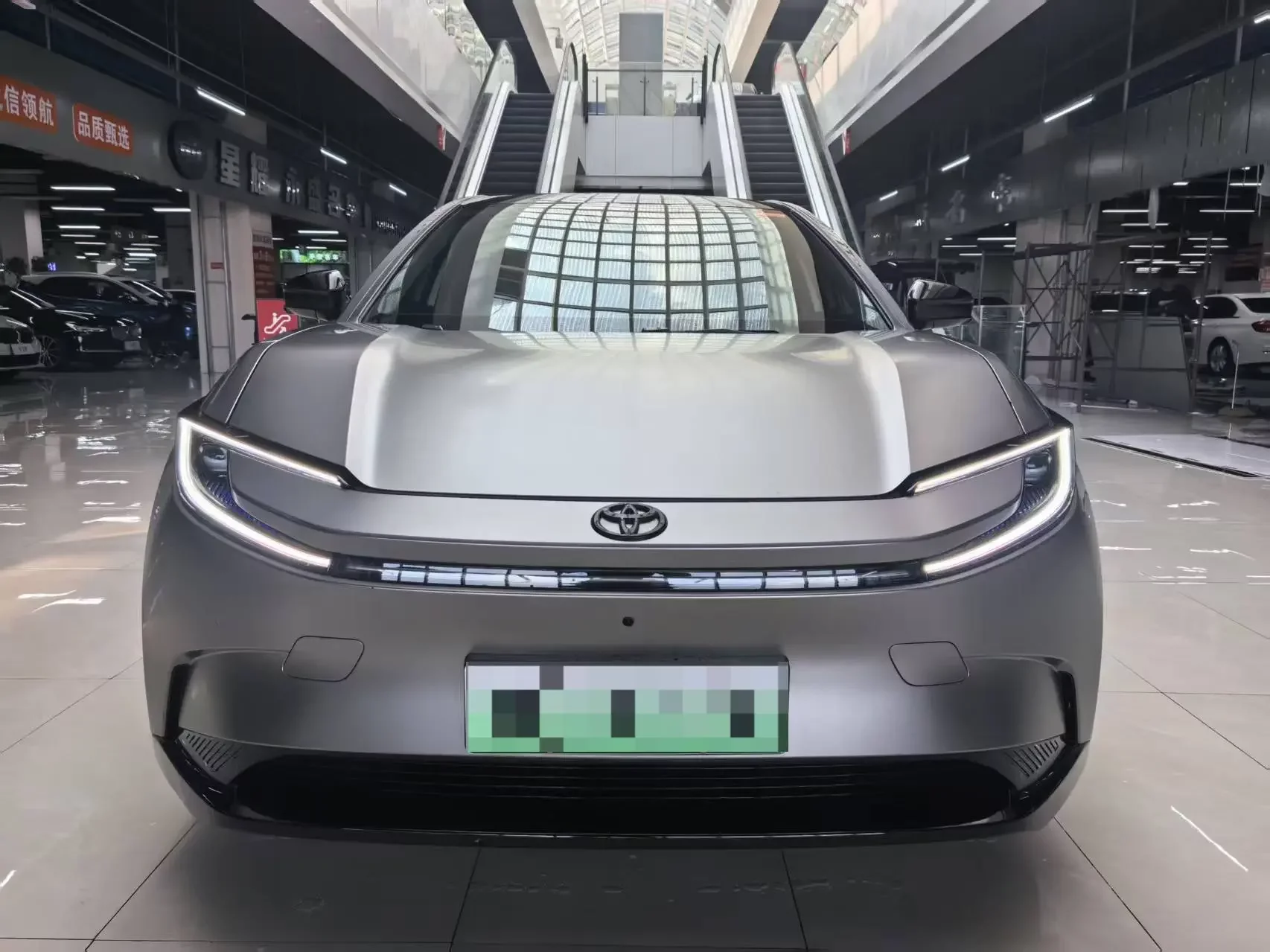 Toyota bZ5  из Китая