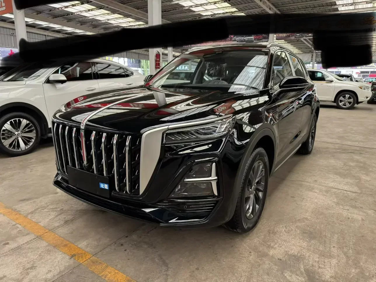 Hongqi HS5