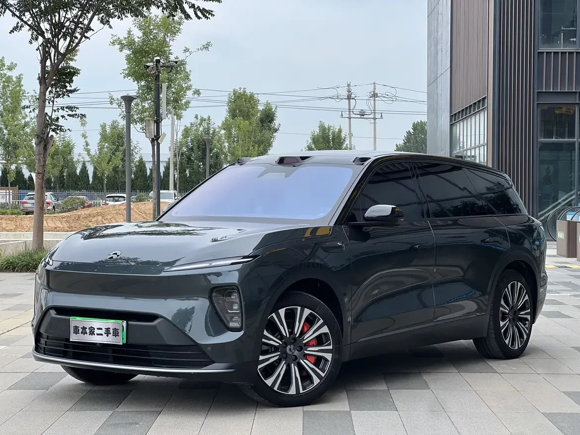 NIO ES8
