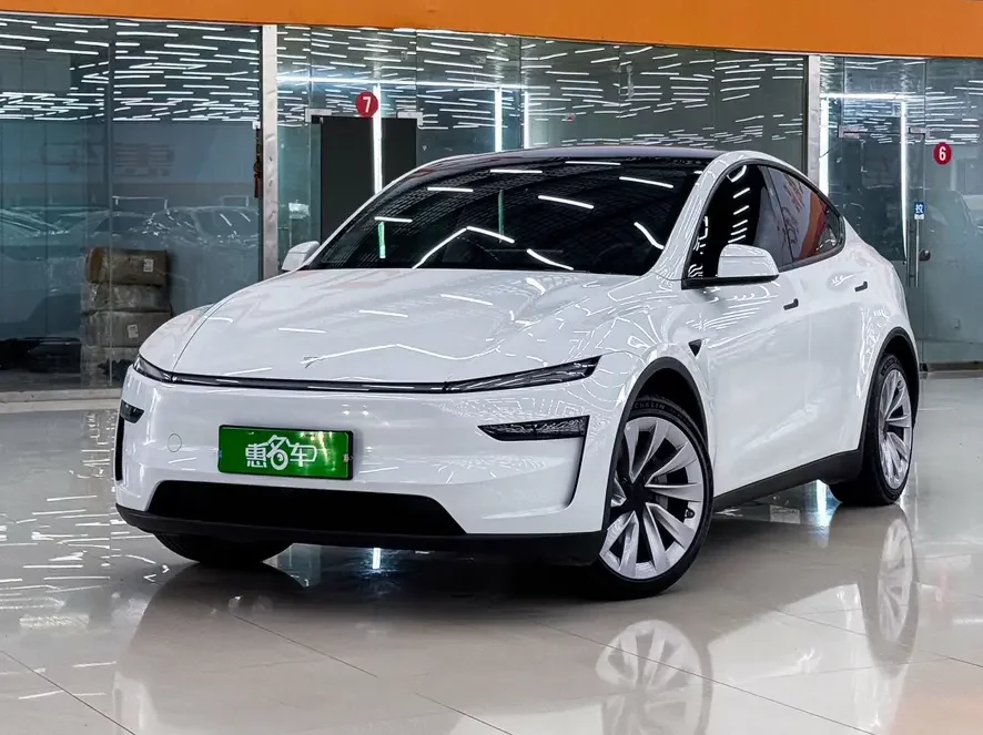 Tesla Model Y 2025